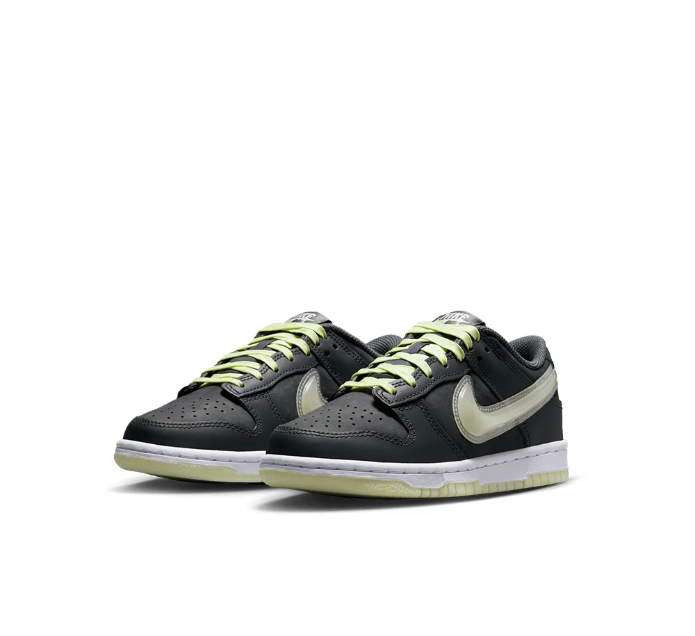 Nike Dunk Low SE (GS) - Image 2