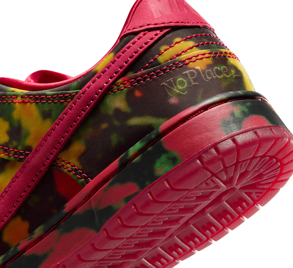 Nike SB Dunk Low Pro (PS) - Image 9