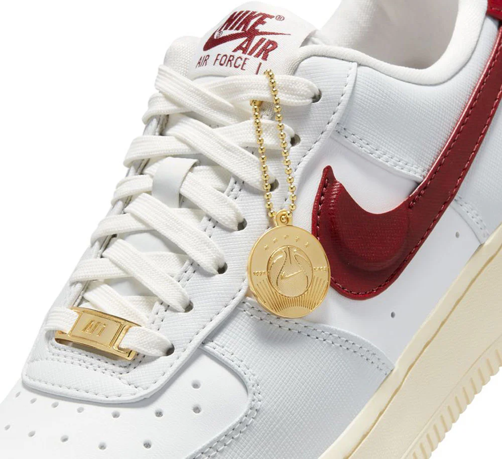 WOMEN'S AIR FORCE 1 '07 SE - Image 6