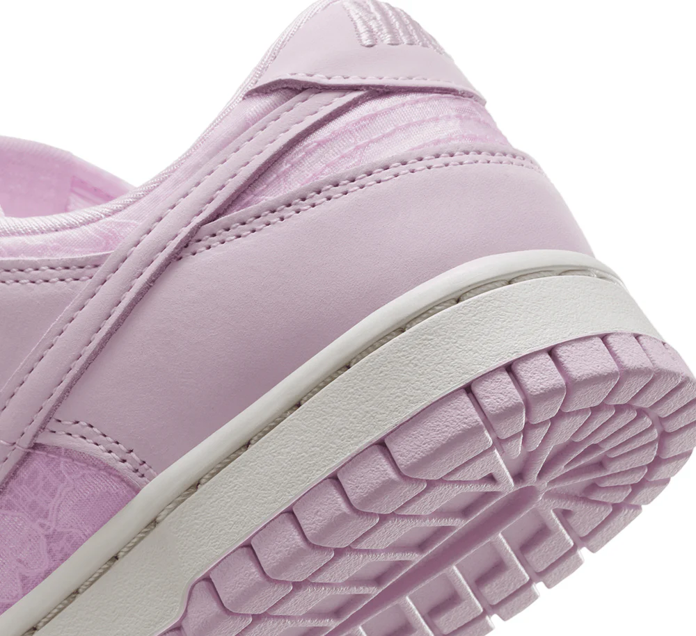 Women's Nike Dunk Low - Image 7